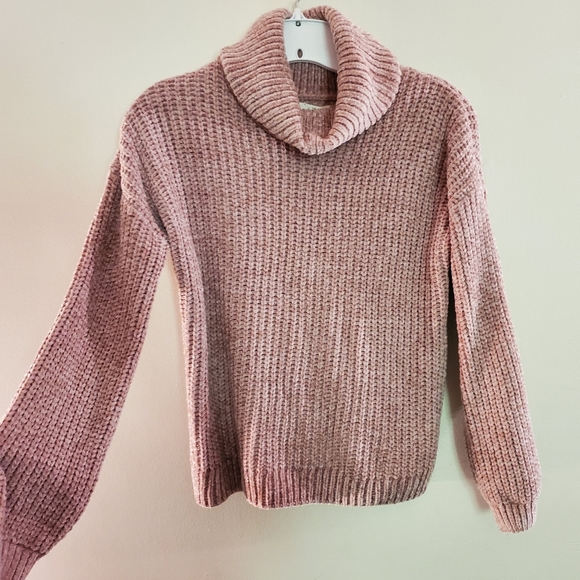 NWT Super Soft Pink Rose Turtleneck Sweater - Picture 2 of 6